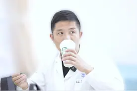 经常心慌头晕头痛是什么原因？ #上海仁济蒋仙国 #医途暖光 #硬核健康科普行动  #听医生一句劝 #肉毒素治疗偏头痛视频封面