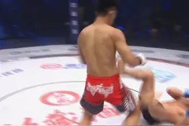 任亚伟，武林风新人王，转战MMA赛场的他在中韩对抗赛上双方打平的情况下压轴出场，逆转战局，这就是队长之风！#mma综合格斗 #武林笼中对视频封面