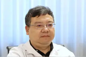 股骨颈骨折手术治疗后，未取钉子，还是继发#股骨头坏死，这是为什么？ #医学科普 #关节疼痛 #骨科 #髋关节视频封面