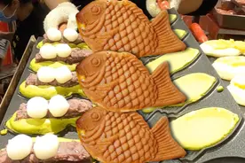 巨型鲷鱼烧！爆浆脆皮！看完超过瘾的！#街头美食 #美食 #日本视频封面
