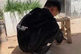 (一) 男孩11岁 从不叫爸爸  从会说话开始 不和除妈妈外大人说话#都市接到办 #抖音精选计划视频封面