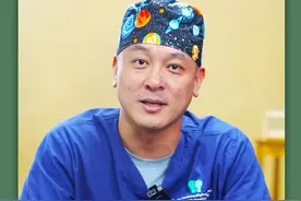 宝宝有歪嘴哭、耳朵+面部不对称，是半面短小还是歪嘴哭综合症？ 他该怎么办？该如何治疗？#半面短小 #歪嘴哭综合症 #儿童健康 #医学科普 #上海九院视频封面