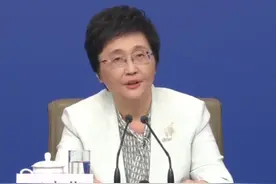人社部部长：从破解“有活没人干”入手，解决“有人没活干”的问题视频封面