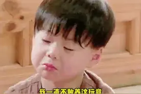 狗不嫌家贫，但嫌你脚臭#搞笑  #边牧  #狗子成精了视频封面