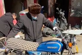 91岁大爷骑85年的摩托车，动作熟练丝滑，惊呆旁观者：真的太厉害了，他这样的全国都不好找！视频封面