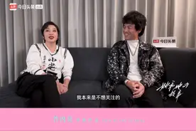 我被人误以为是刘晓庆老师的第8个男朋友，我哭笑不得...这里我帮刘晓庆老师和我自己都澄清一下，这是我老婆@跨国妈妈萍姐 #刘晓庆回应八个男友传闻 #刘晓庆两眼一睁就是被造谣视频封面