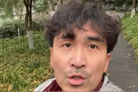 同学们家长们!英语专业别怕，只要我们打开思路，一片光明！#留学 #教育 #学历 #升学规划 #暴叔讲留学 @暴叔讲升学规划 @暴叔讲家庭教育 @站在暴叔背后的男人视频封面