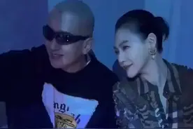 小S秀新纹身，炫耀是姐夫具俊晔帮她纹的，大S也传出好消息 #大S视频封面