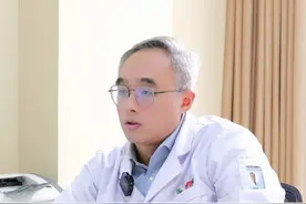 不动就手抖，动就不抖，怎么回事？#手抖 #神经外科 #硬核健康科普行动 #抖出健康知识宝藏视频封面