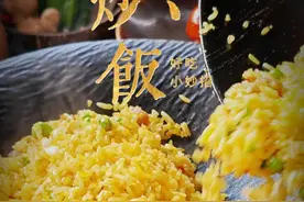蛋炒饭怎么做更好吃！多做一步，味道瞬间提升#蛋炒饭#鸡蛋#空刻爆汁纯肉肠#空刻意面
