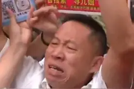 10月13日，广东深圳。孙海洋出庭后崩溃高喊， “14年偷走两个孩子判五年”#孙海洋孙卓 #孙海洋走出法院失声痛哭视频封面