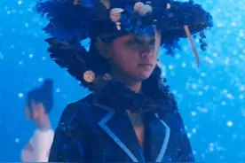 【伦敦时装周】APUJAN 2025年秋冬女装 #时尚 #潮流穿搭视频封面