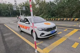 今天带学员去考科目二，模拟，考试全程记录，顺利通关一把过。视频封面