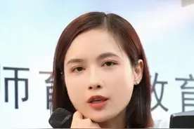 宝宝总是要人抱，这该怎么办呢？#育儿经验分享 #亲子教育 #早教 #家长必读
