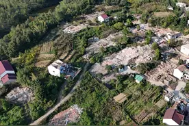 广德市凤凰山水库拆迁现场
#广德市凤凰山水库 #凤凰山水库视频封面