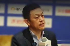 李斌谈与宁德时代合作：换电只靠一家公司做不通 #李斌 #宁德时代 #直拍 #中国电动汽车百人会论坛视频封面