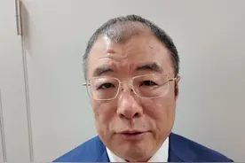 全国政协委员齐向东 推动人工智能和千行百业结合 DeepSeek 立了大功 #2025两会观察视频封面