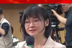 完整版！证监会主席吴清答科技日报记者提问视频封面