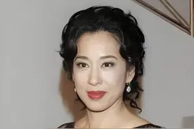 朱玲玲，离婚时净身出户，再嫁百亿豪门，她究竟有什么魅力视频封面