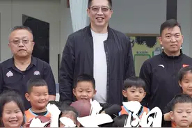 现在幼儿园的小朋友都会打篮球了？ #小篮球大梦想 #宿迁 #胡卫东 #青少年篮球培训视频封面