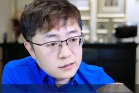 给领导送礼！领导回了更重的礼，什么意思？ 给领导送礼，领导回了更重的礼，这是什么意思？心意不收？还是对我有意见？#送礼攻略 #送礼指南 #给领导送礼 #春节送礼  #中秋送礼视频封面