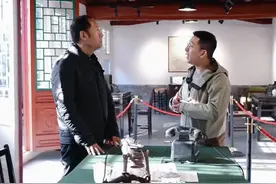 通州宋庄这处小院诞生了“北平模式”，让千年古都免于战火 通州宋庄有处小院不一般！1949年1月11日起，平津战役总前委在这儿待了22天，这里还诞生了解放战争中的“北平模式”。总前委在此期间，与傅作义的代表达成了《北平和平解决的初步协议》，让千年古都免于战火破坏。#通州冷知识视频封面