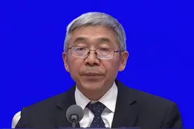 央行负责人谈优化支付服务  提升外籍来华人士、老年人等群体支付便利性六大举措视频封面