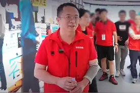 刘强东确实是农村孩子出身，创业睡地板一般人受不了#刘强东  #京东  #红衣客厅 #大咖观察视频封面