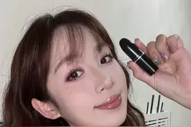 再来几个都不怕 #情侣 #草莓印 #没用的知识又增加了视频封面