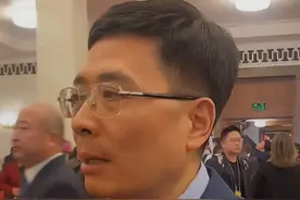 全国人大代表周云杰：AI一定会颠覆制造业 #两会观察视频封面