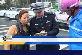 闯红灯理直气壮 看视频秒被“打脸” #宏琪说交通 #交通安全 #闯红灯  #打脸