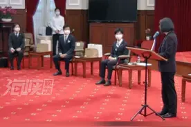 台湾5日新增新冠确诊超3万人 蔡英文却还在关心日本议员的健康#今日说海峡 #海峡视频 视频封面
