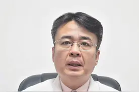 腱鞘囊肿能不能挤破，不处理时间长会不会癌变！#医学科普 #科普医生 #医者仁心 #郑寅峰视频封面