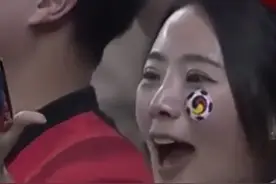 拼尽全力的“狼狈”就是球场最帅的表情！韩国球员加时赛依然在冲刺疯跑，把黄健翔和杨晨都惊呆了…#韩国晋级亚洲杯半决赛 #唯有足球不可辜负 #体育精神 #dou来亚洲杯 #dou来足球季视频封面