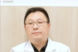脱发不要干着急，5个脱发真相三甲医生告诉你 #米诺地尔酊 #掉发 #秃#健康守护计划视频封面