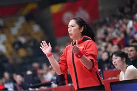 郑薇下课？中国女篮教练团队换帅悬念升级！展淑萍能否扛起重担？视频封面