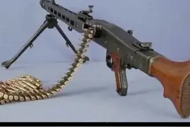 MG42的设计思路，确实很像苏联武器！视频封面
