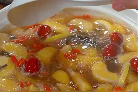 用几个橘子加柠檬，放入锅里煮一煮，就可以得到好喝的柠檬茶，以后饮料再也不用出去买了视频封面
