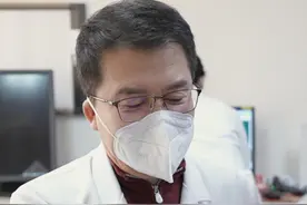 孩子上突下缩，这个年龄矫治，一切都来的及。#正畸 #早期矫治 #正畸教授徐宝华 #医学科普 @抖音创作小助手 @DOU+小助手 @抖音创作灵感视频封面