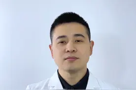 教你两招缓解腰椎间盘疼痛！  #硬核健康科普行动 #腰椎疼痛 #腰椎间盘突出 #腰椎健康 #骨科医生视频封面
