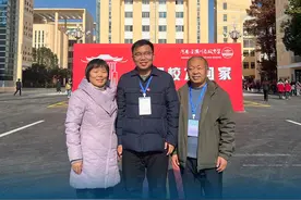 我毕业的高中，今天已经120岁啦！一家三口一起回忆青春，欲买桂花同载酒，终不似，少年游！#潢川高中120年校庆 #潢川 #河南高中 #回母校 #回忆青春视频封面