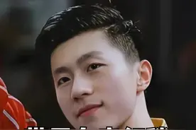 同是明星带子女走红毯，马龙让儿子骄傲，许昕属实太全面，冯小刚把养女当亲女儿宠#马龙 #许昕 #冯小刚 #高曙光 #世界冠军视频封面