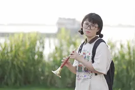 又想起你了，亲爱的我自己。
你成为你想成为的人了吗？视频封面