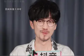 你的青春里，是否也有一首#周传雄  的歌？ #周传雄回应青花抖音爆火#很高兴音乐会视频封面