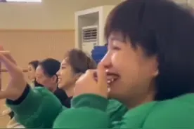 老师幼儿考核现场，童趣的表演逗乐女老师 网友：非常敬业的老师#幼儿园男老师 #考核 视频封面