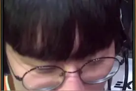 【LCK】Faker靠眼神就能输出｜ #t1 #faker视频封面