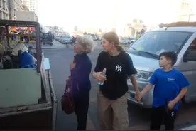 中俄交界满洲里，离苏联180米远，用的网都外国的，看她们吃啥视频封面