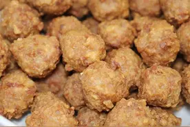 外酥里嫩焦香四溢的“干炸丸子”年夜饭安排上！视频封面