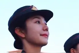 热血沸腾！仪仗队女兵风采，巾帼不让须眉视频封面