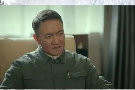 #青山不墨 面对上级增加生产任务指标却减少粮食配给指标的不合理要求，郑毅与上级据理力争视频封面
